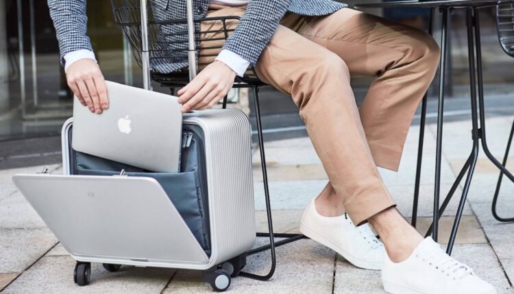 4 Gadgets Needed During Your Travels